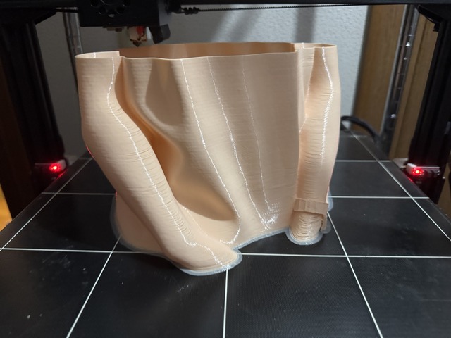 触れて感じ取れる生成AI。1枚の人物写真から高精細3Dモデルを作り出すSparc3Dで、妻の半身像を3Dプリントしてみた（CloseBox）