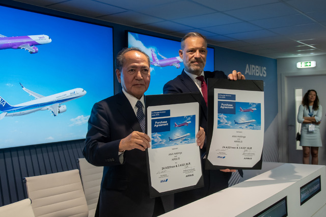 ANAホールディングスが1日で3社計2兆円超えの飛行機爆買い契約書にサイン