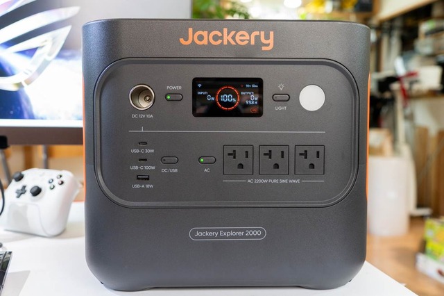 PCとディスプレイを丸1日稼働。日常使いポータブル電源の実力を本気で検証してみた