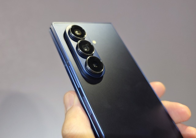 サムスン、Galaxy Z Fold7・Z Flip7ほか新製品発表。実機を見た我々→「ここまで薄いとは…」（スマホ沼）