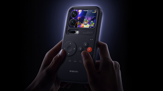 ハカセが選ぶ今年の“変態スマホ”はレトロ携帯ゲーム機に変身する遊び心の詰まった1台：スマホ“裏”アワード2025
