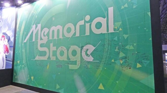 VTuberの“リアル”イベントとは!?...3日開催で幕張メッセをジャックしたホロライブエキスポに「VTuberの最前線」を見た【イベントレポ／コラボスタンディー コレクションも！／写真158枚】