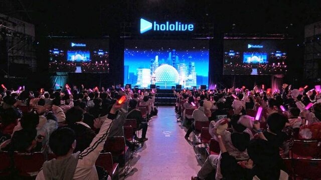 VTuberの“リアル”イベントとは!?...3日開催で幕張メッセをジャックしたホロライブエキスポに「VTuberの最前線」を見た【イベントレポ／コラボスタンディー コレクションも！／写真158枚】