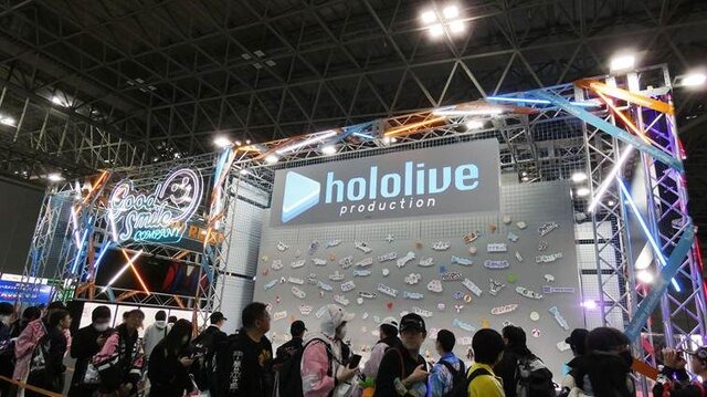 VTuberの“リアル”イベントとは!?...3日開催で幕張メッセをジャックしたホロライブエキスポに「VTuberの最前線」を見た【イベントレポ／コラボスタンディー コレクションも！／写真158枚】