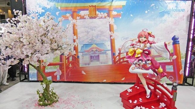 VTuberの“リアル”イベントとは!?...3日開催で幕張メッセをジャックしたホロライブエキスポに「VTuberの最前線」を見た【イベントレポ／コラボスタンディー コレクションも！／写真158枚】