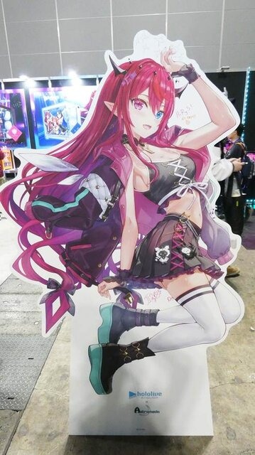VTuberの“リアル”イベントとは!?...3日開催で幕張メッセをジャックしたホロライブエキスポに「VTuberの最前線」を見た【イベントレポ／コラボスタンディー コレクションも！／写真158枚】