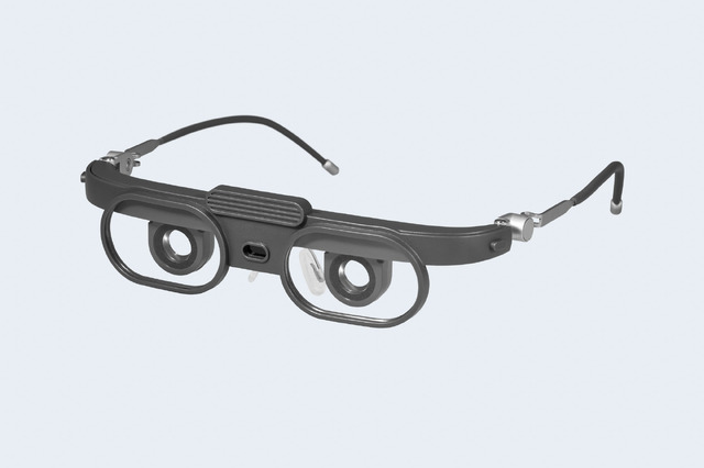 視野2.4倍のViXion2を体験。5cmから無限遠のオートフォーカス アイウェア、流体レンズ改良で歴然と広く見やすく