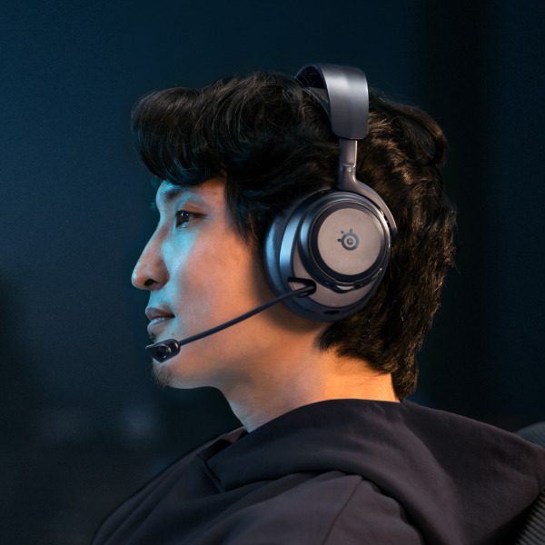 多機種ゲーマー御用達ヘッドセットSteelSeries Arctis Nova Pro Omni発売　4系統同時ミックスでハイレゾ無線の新世代高級モデル
