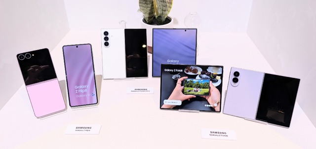 サムスンの横長折りたたみ Galaxy Z Fold8 に触ってきた。動画や画面分割が捗る4:3、縦長のZ Fold8 Ultra は上位仕様で併売
