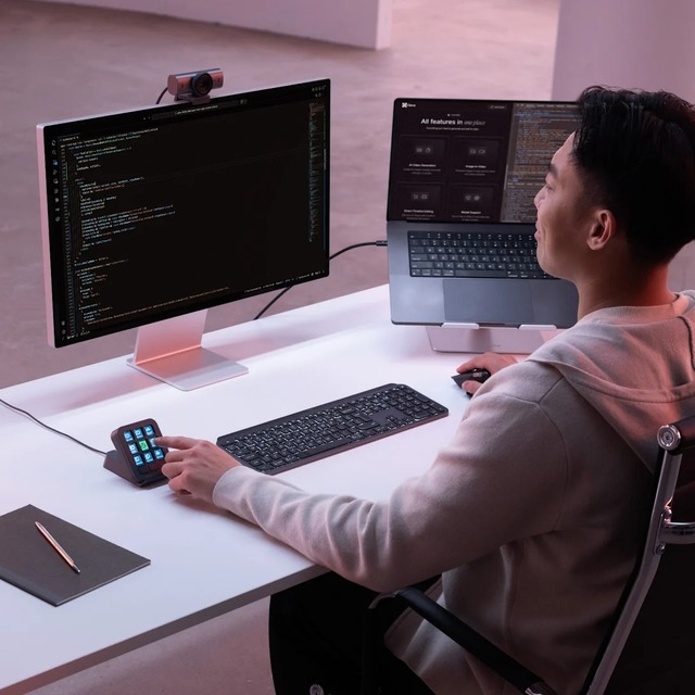 ロジからAIコントローラ『MX Keypad』発売。CodexやClaude Codeを液晶キーで操作、GitHubとネイティブ統合