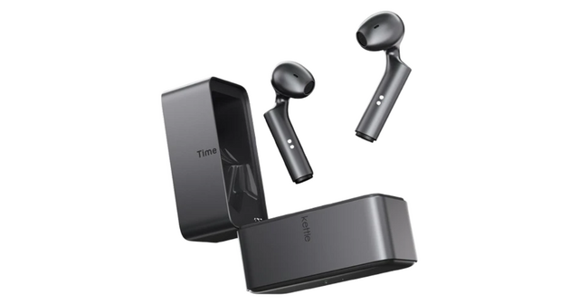 サブスク不要のAI通訳イヤホンTimekettle W4 Plus、初日30%オフで予約開始　相手に渡せる左右分割スタイル、文字起こしや議事録生成も無料