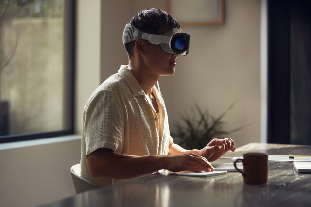 速報：アップルのXRヘッドセットは『Vision Pro』逆パススルー画面搭載の「空間コンピュータ」
