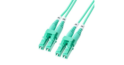 出っ張りを抑えるショートブーツを採用！10Gbps×長距離伝送を実現するOM3光ファイバケーブルを発売